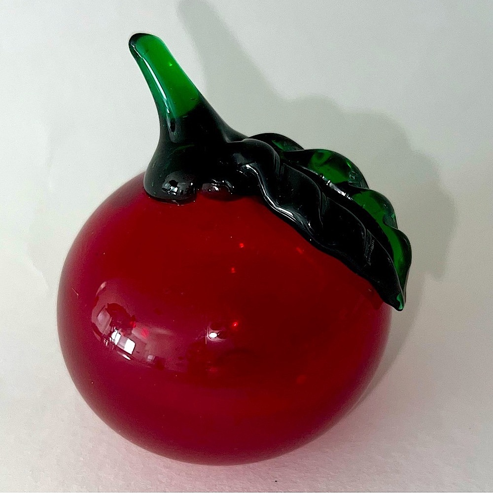 Donatello Hand Blown Art Glass Ruby Red Apple Paperweight Green Leaf